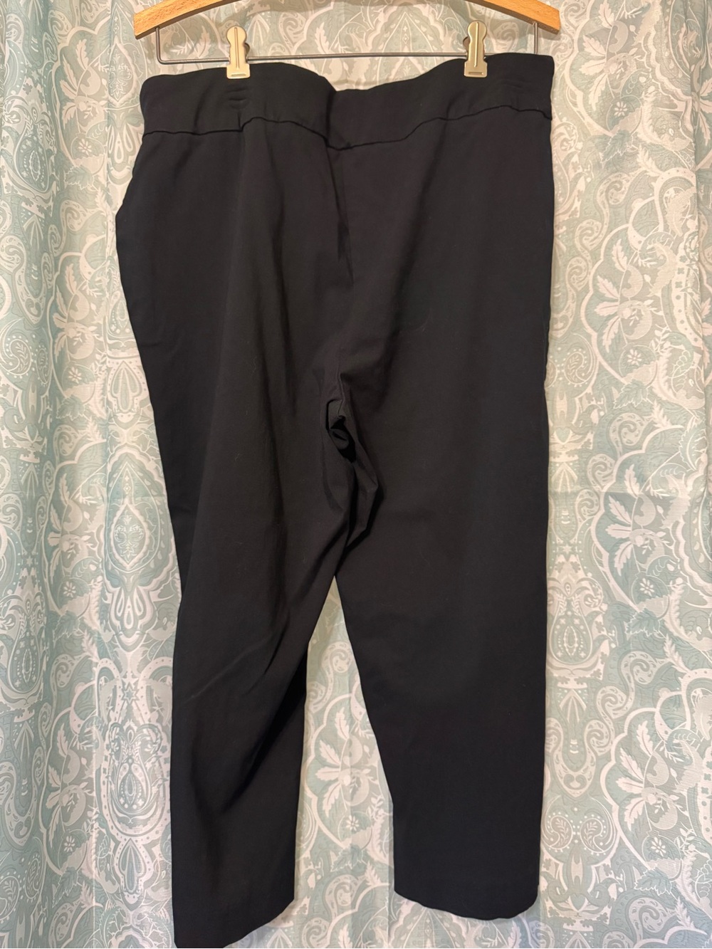 Dana Buchman Capri Pants - Picture 2 of 5